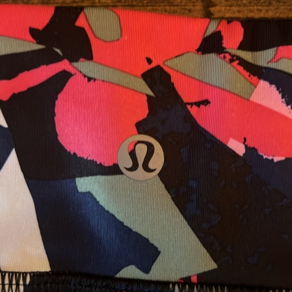 LULULEMON SPEED TRACK BIKER SHORTS SIZE 4 - Picture 3 of 7